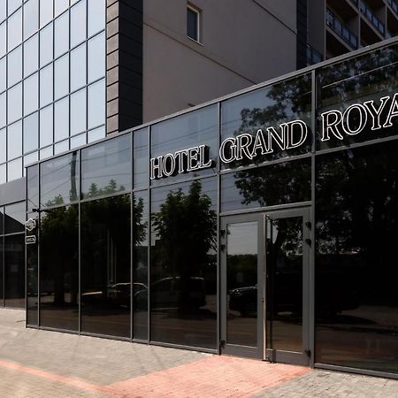 Grand Royal Hotell Tjernivtsi Exteriör bild