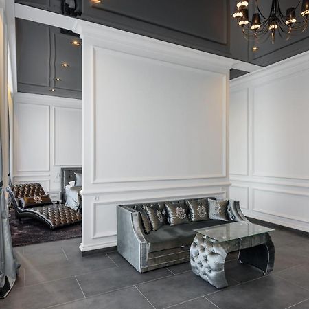 Grand Royal Hotell Tjernivtsi Exteriör bild