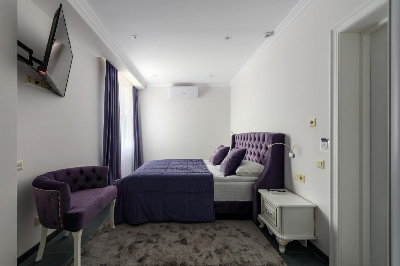 Grand Royal Hotell Tjernivtsi Exteriör bild
