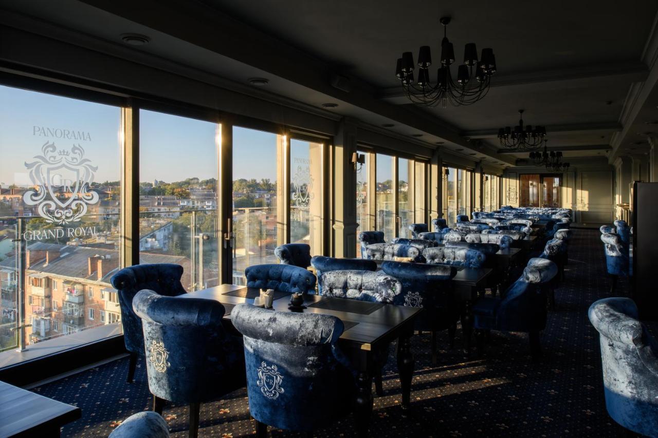 Grand Royal Hotell Tjernivtsi Exteriör bild